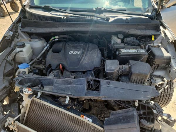 2015 KIA SPORTAGE GL - Middle-low — Engine bay