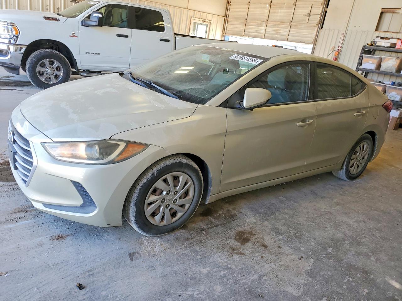 2017 HYUNDAI ELANTRA SE Base — Front 3/4