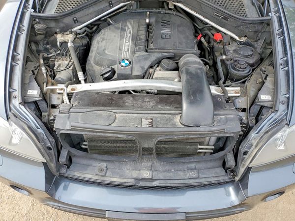 2012 BMW X5 xDrive35i — Engine bay