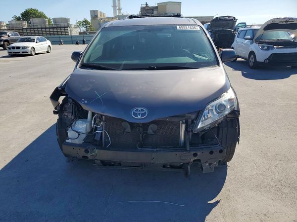 2015 TOYOTA SIENNA — DIRF