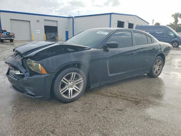 2013 DODGE CHARGER SE