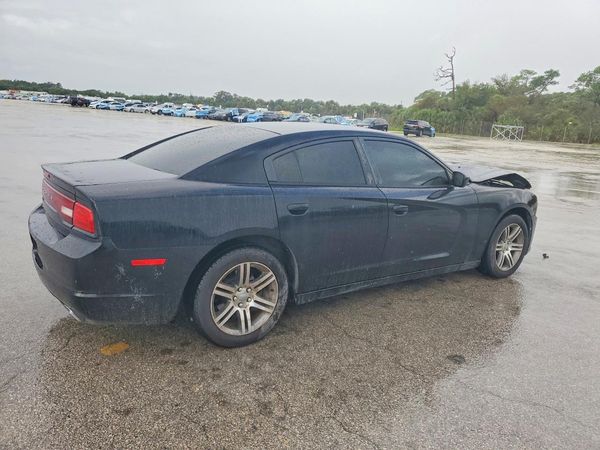 2013 DODGE CHARGER SE