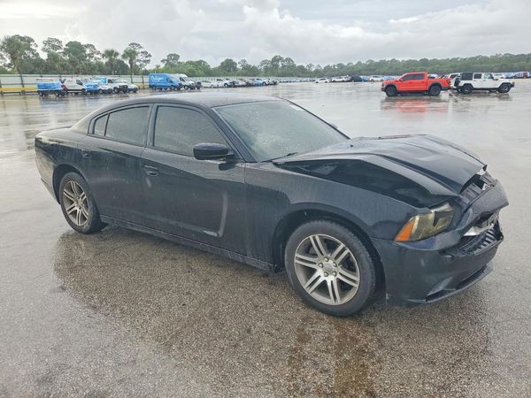 2013 DODGE CHARGER SE