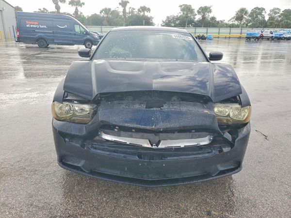 2013 DODGE CHARGER SE