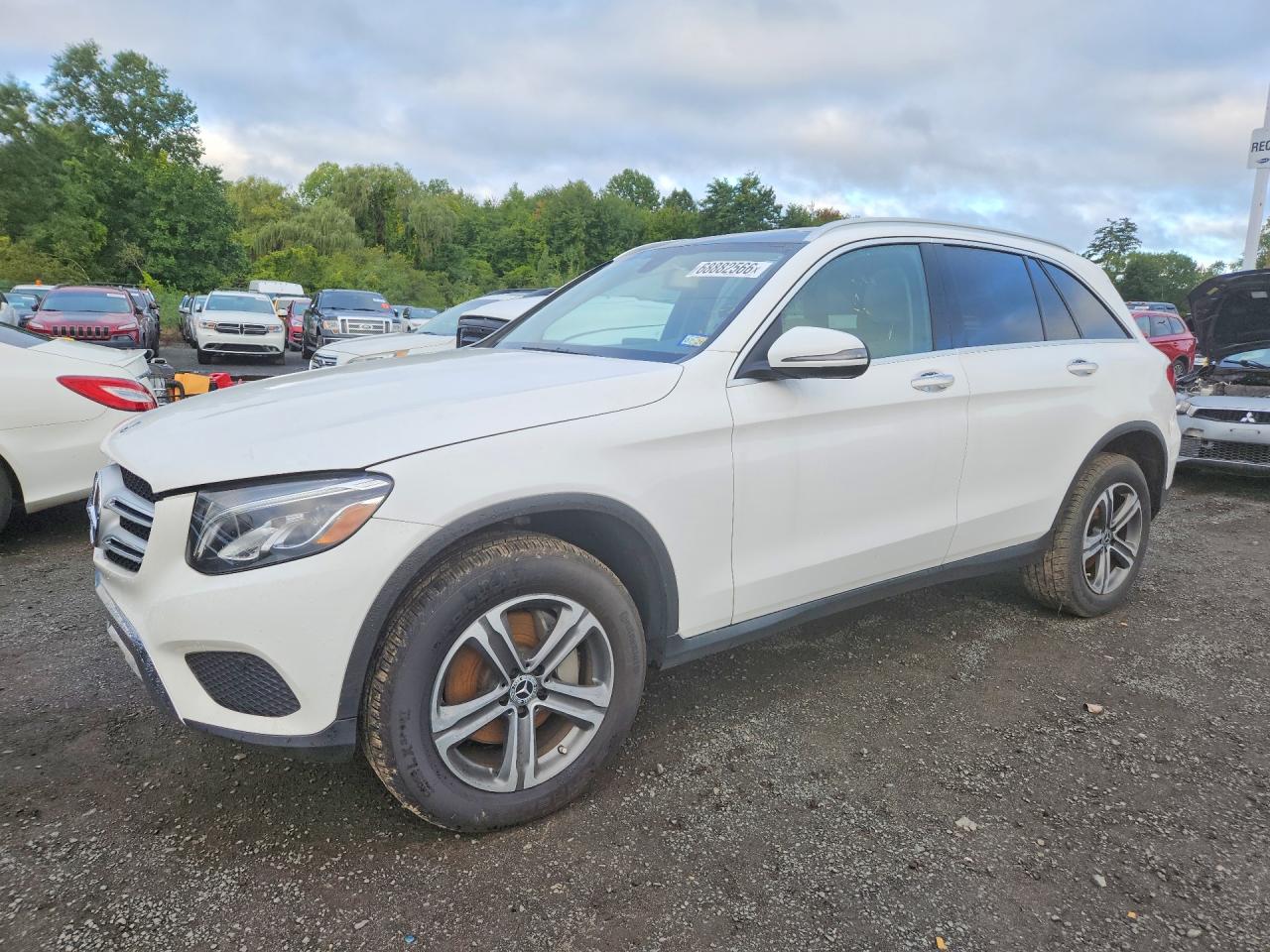 2019 MERCEDES-BENZ GLC GLC 300-4M — Front 3/4