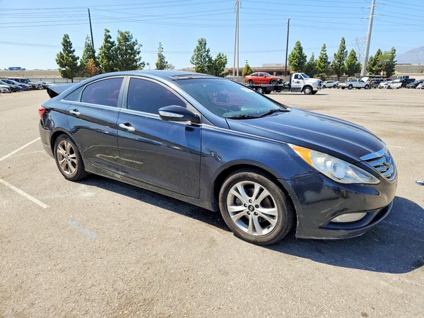 2012 HYUNDAI SONATA Middle level