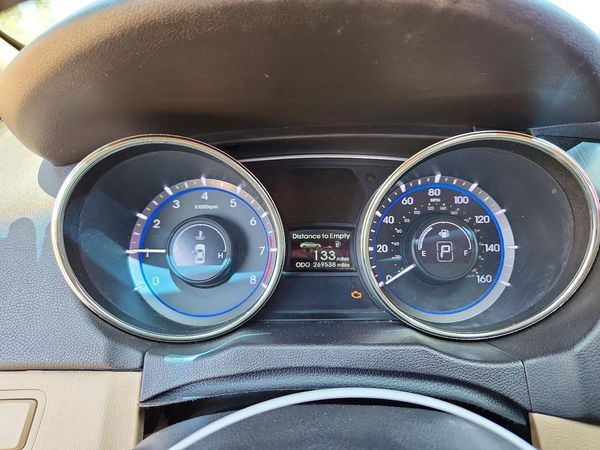 2012 HYUNDAI SONATA Middle level