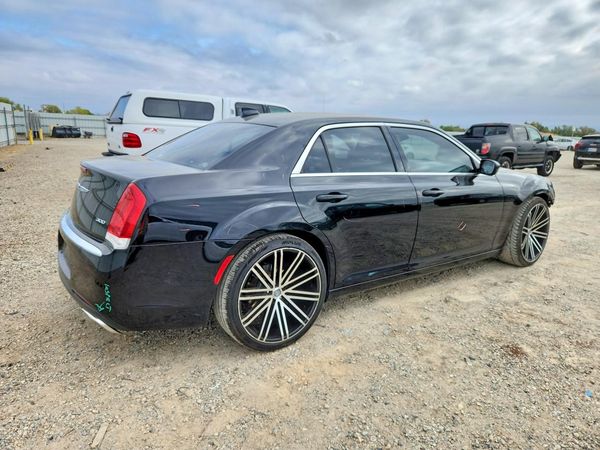 2017 CHRYSLER 300 Limited