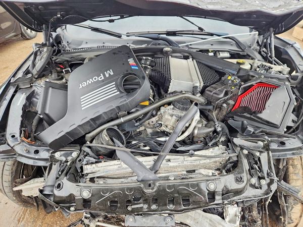 2016 BMW M4 — Engine bay
