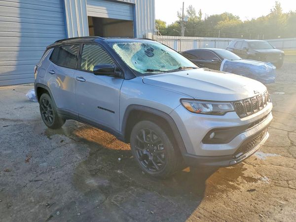 2023 JEEP COMPASS North, Latitude
