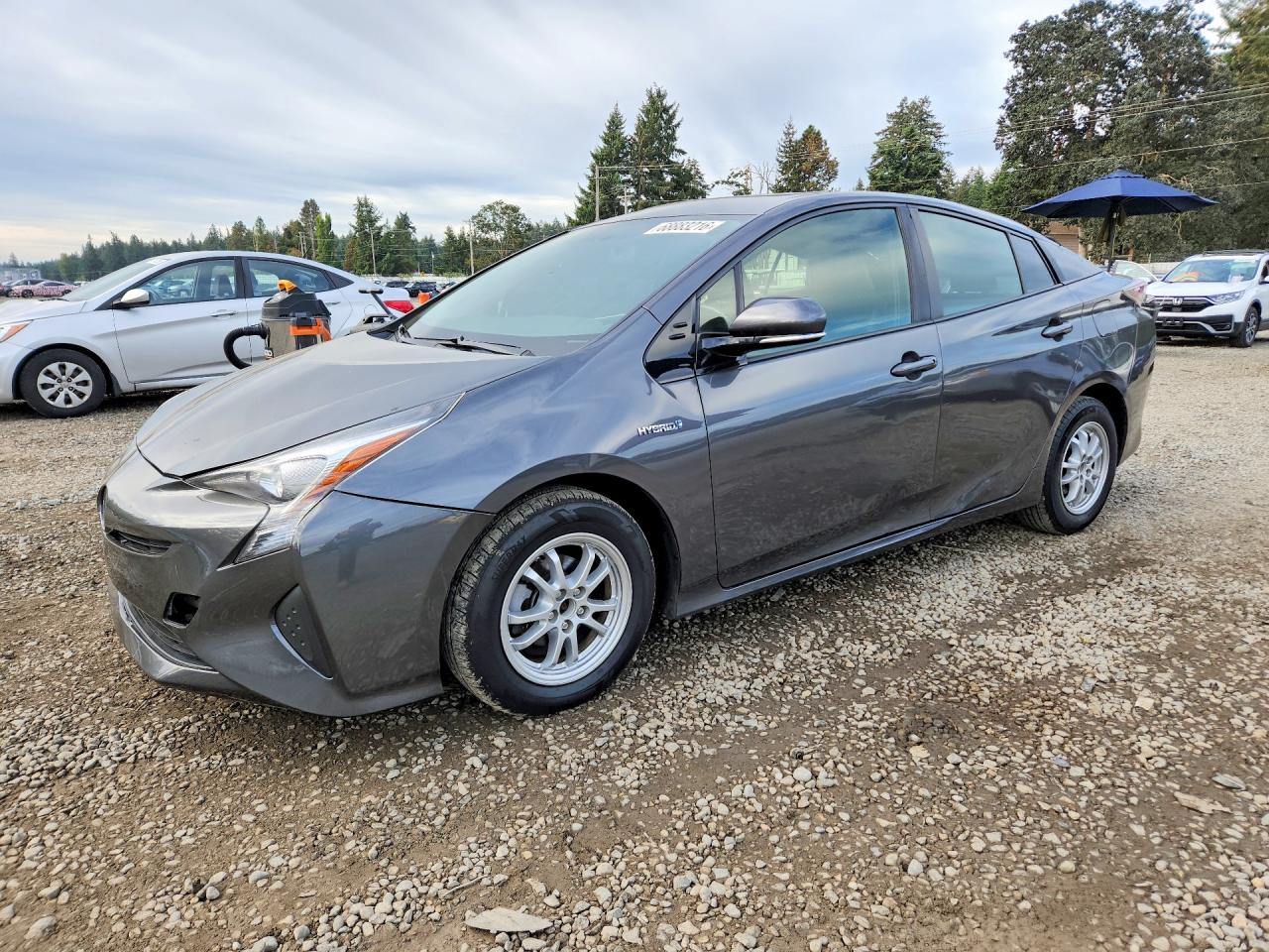 2016 TOYOTA PRIUS — Front 3/4