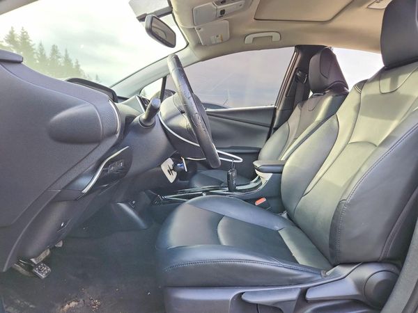 2016 TOYOTA PRIUS — DENT