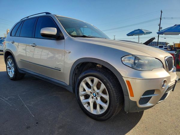 2013 BMW X5 xDrive35i — Passenger 3/4