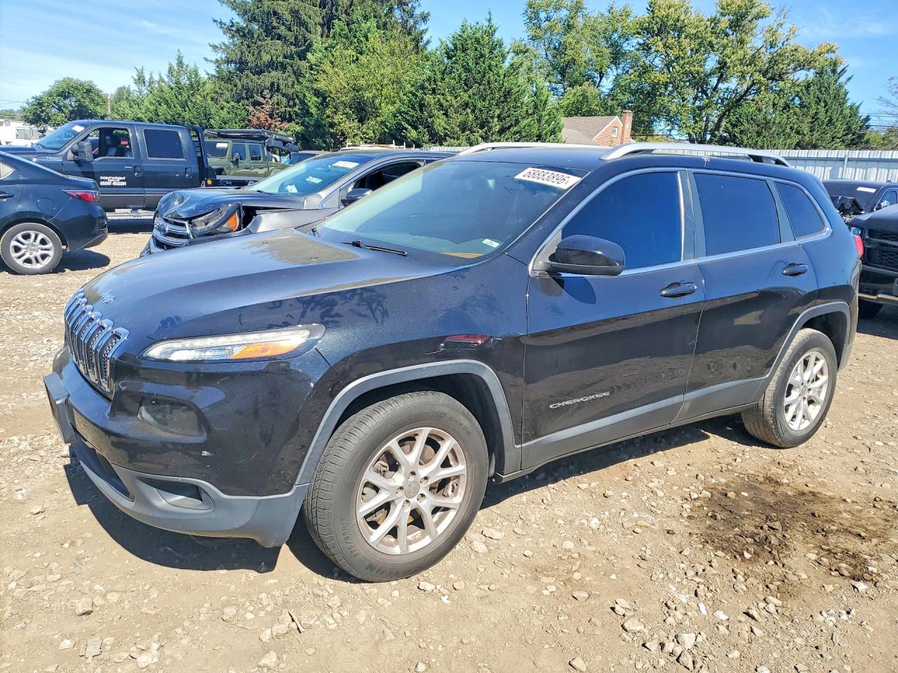 2016 JEEP CHEROKEE Latitude/Longitude/North — Front 3/4