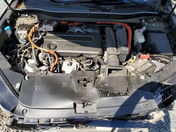2025 HONDA CR-V — Engine bay