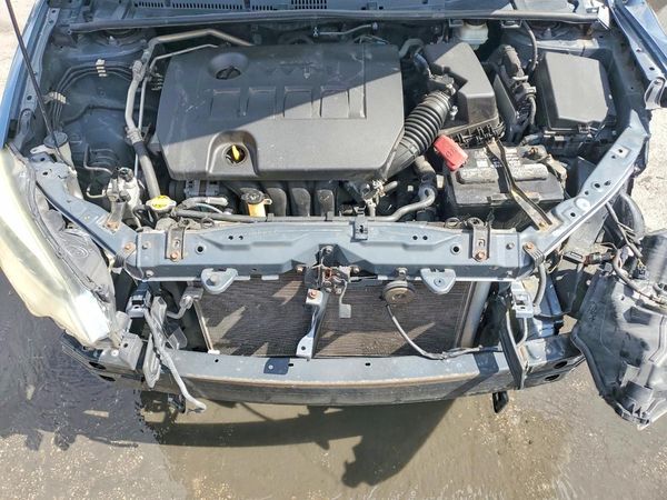 2014 TOYOTA COROLLA L/LE — Engine bay