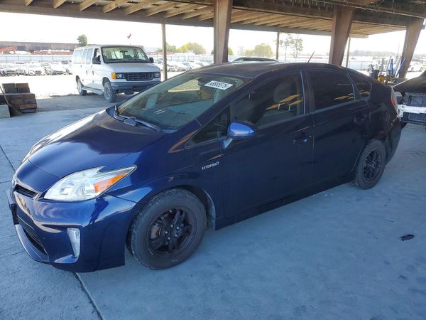 2013 TOYOTA PRIUS — DSFA — Front 3/4