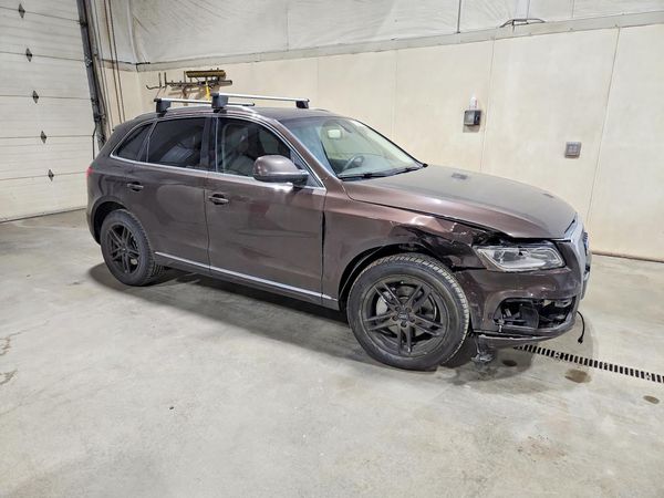 2014 AUDI Q5 — Passenger 3/4