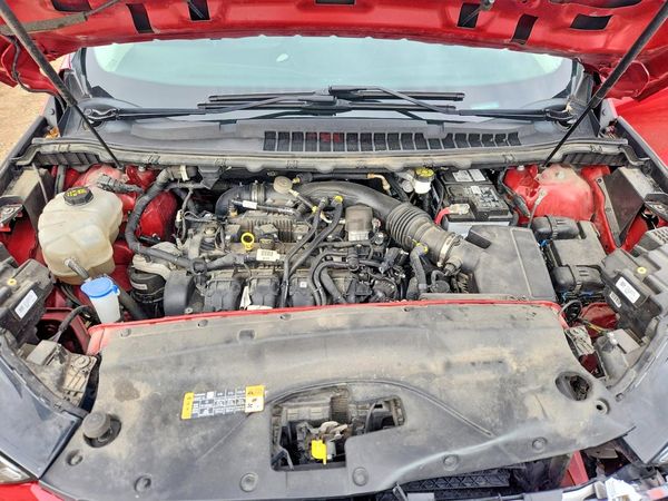 2020 FORD EDGE SEL — Engine bay