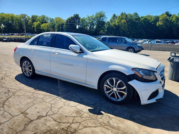 2016 MERCEDES-BENZ C-CLASS C300-4M — Passenger 3/4