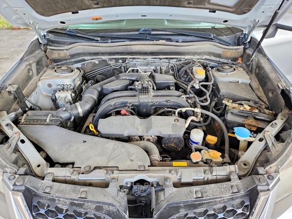2018 SUBARU FORESTER Premium+CWP — Engine bay
