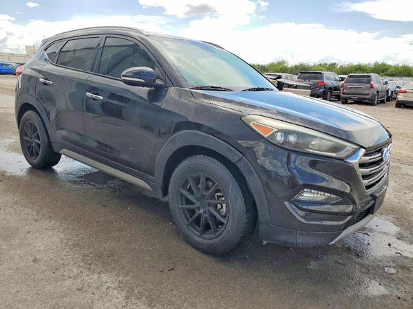 2017 HYUNDAI TUCSON — Passenger 3/4