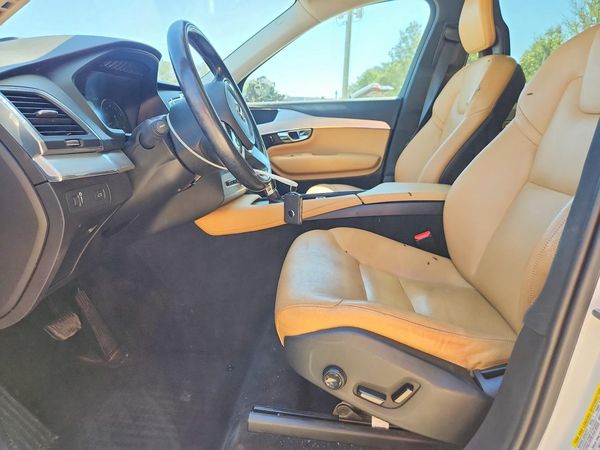 2016 VOLVO XC90 SV42 Momentum — DENT