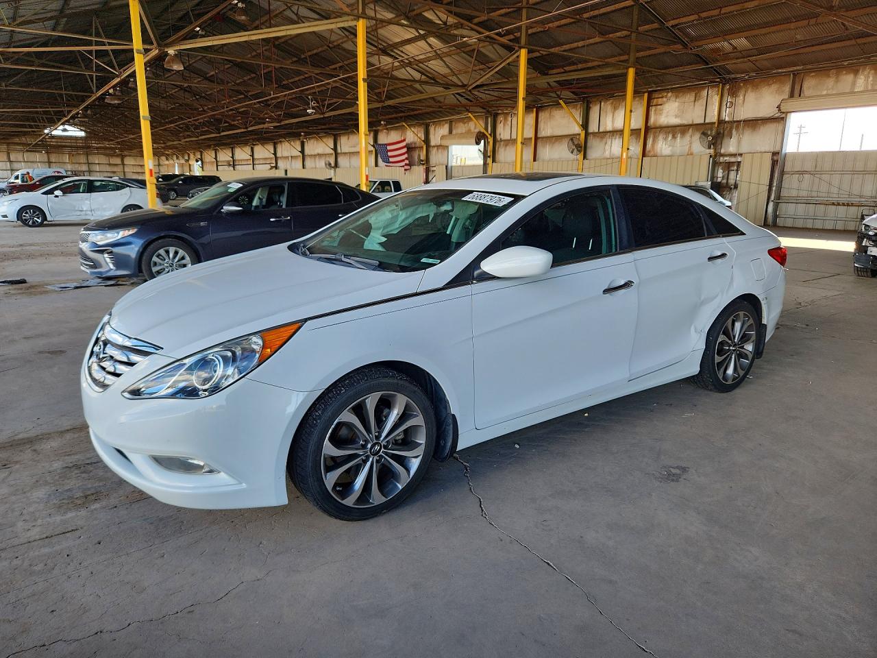 2013 HYUNDAI SONATA — Front 3/4