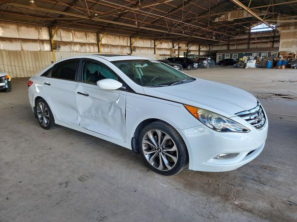 2013 HYUNDAI SONATA — Passenger 3/4