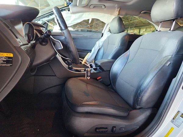 2013 HYUNDAI SONATA — DENT