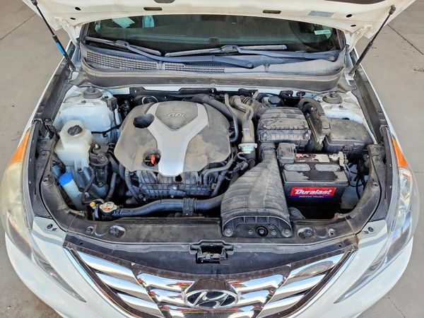 2013 HYUNDAI SONATA — Engine bay