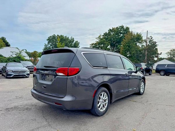 2020 CHRYSLER VOYAGER LXI
