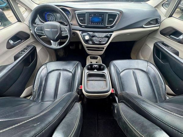 2020 CHRYSLER VOYAGER LXI