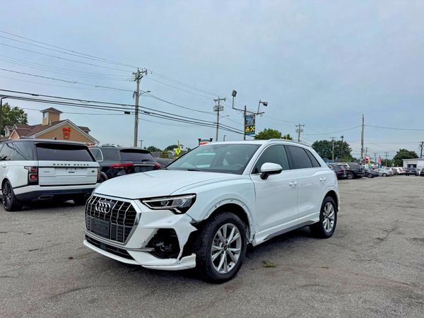 2023 AUDI Q3 S Line quattro Premium