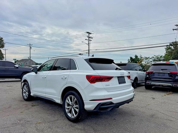 2023 AUDI Q3 S Line quattro Premium