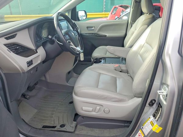 2018 TOYOTA SIENNA