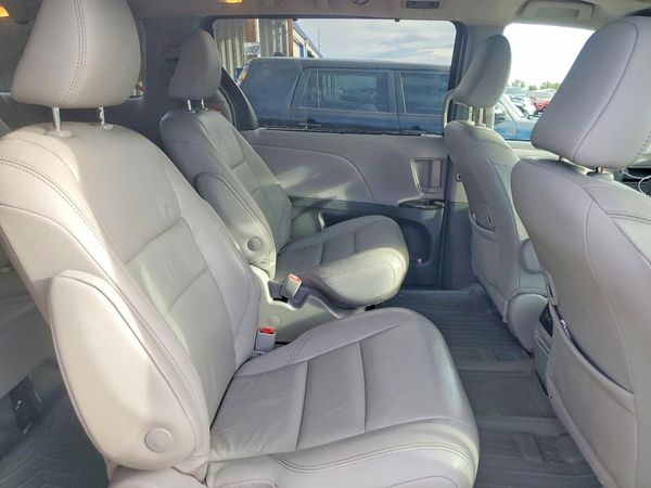 2018 TOYOTA SIENNA
