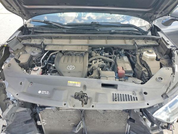 2024 TOYOTA HIGHLANDER — Engine bay