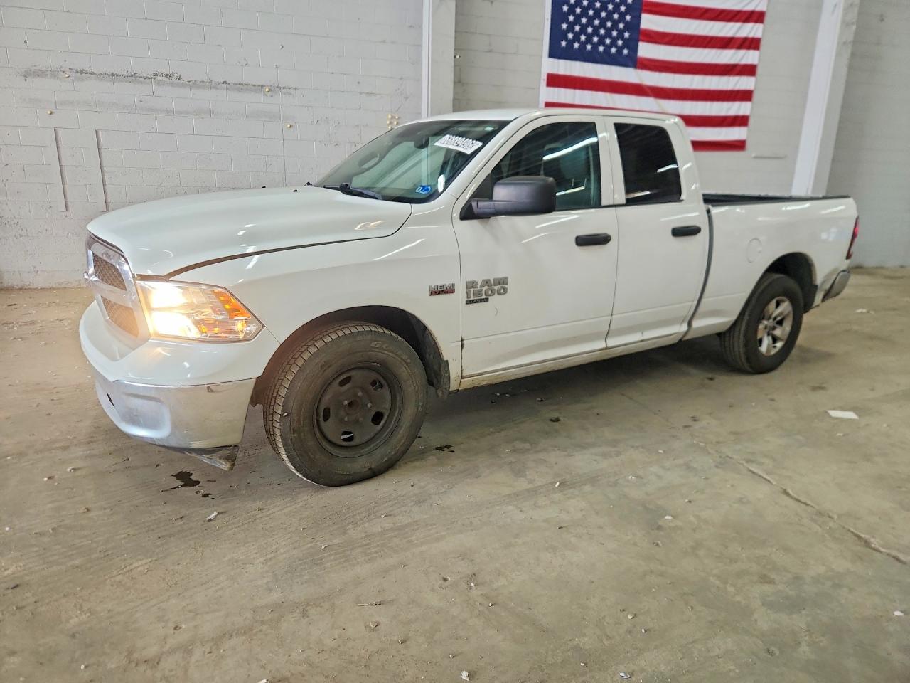 2019 RAM 1500 CLASSIC Tradesman, ST — Front 3/4