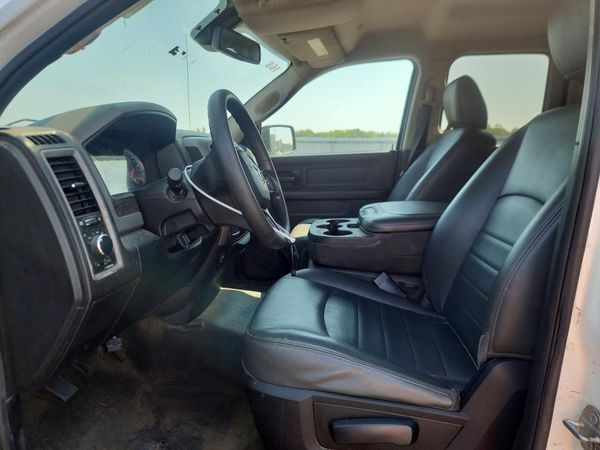 2019 RAM 1500 CLASSIC Tradesman, ST — DENT