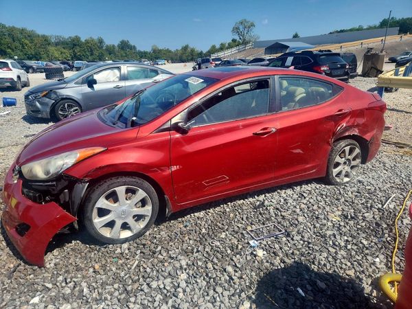 2012 HYUNDAI ELANTRA — Front 3/4