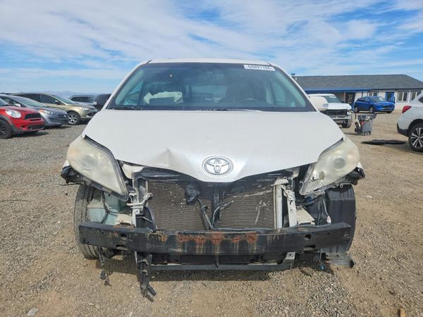 2013 TOYOTA SIENNA — DIRF
