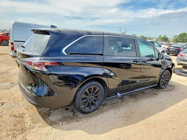2023 TOYOTA SIENNA