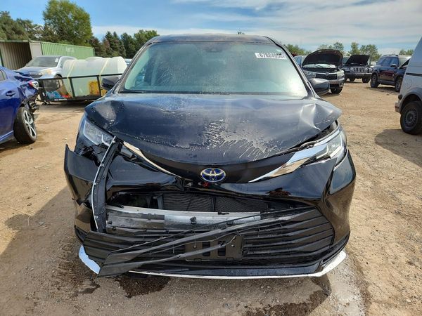 2023 TOYOTA SIENNA