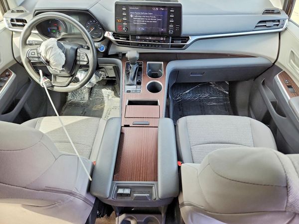 2023 TOYOTA SIENNA