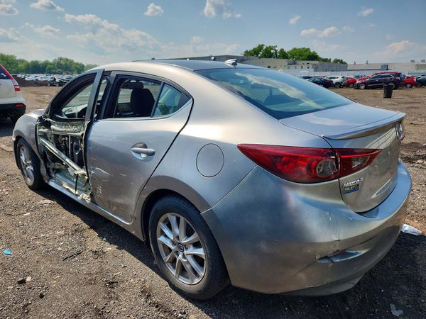 2016 MAZDA 3