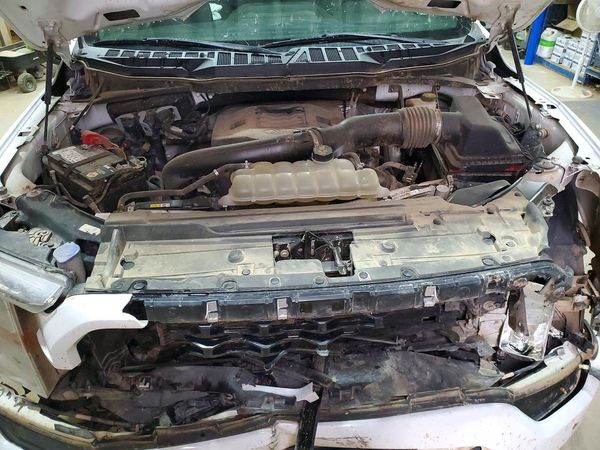 2022 FORD F150 — Engine bay