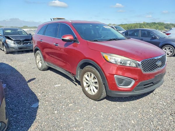 2017 KIA SORENTO L, LX — Passenger 3/4