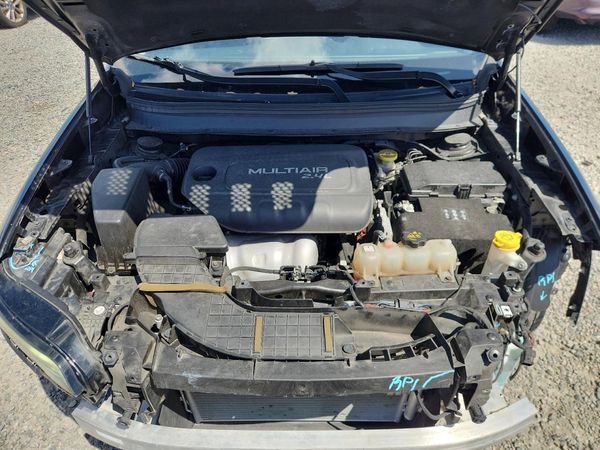 2019 JEEP CHEROKEE — Engine bay