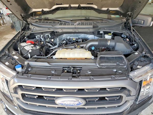 2023 FORD F150 SuperCab — Engine bay